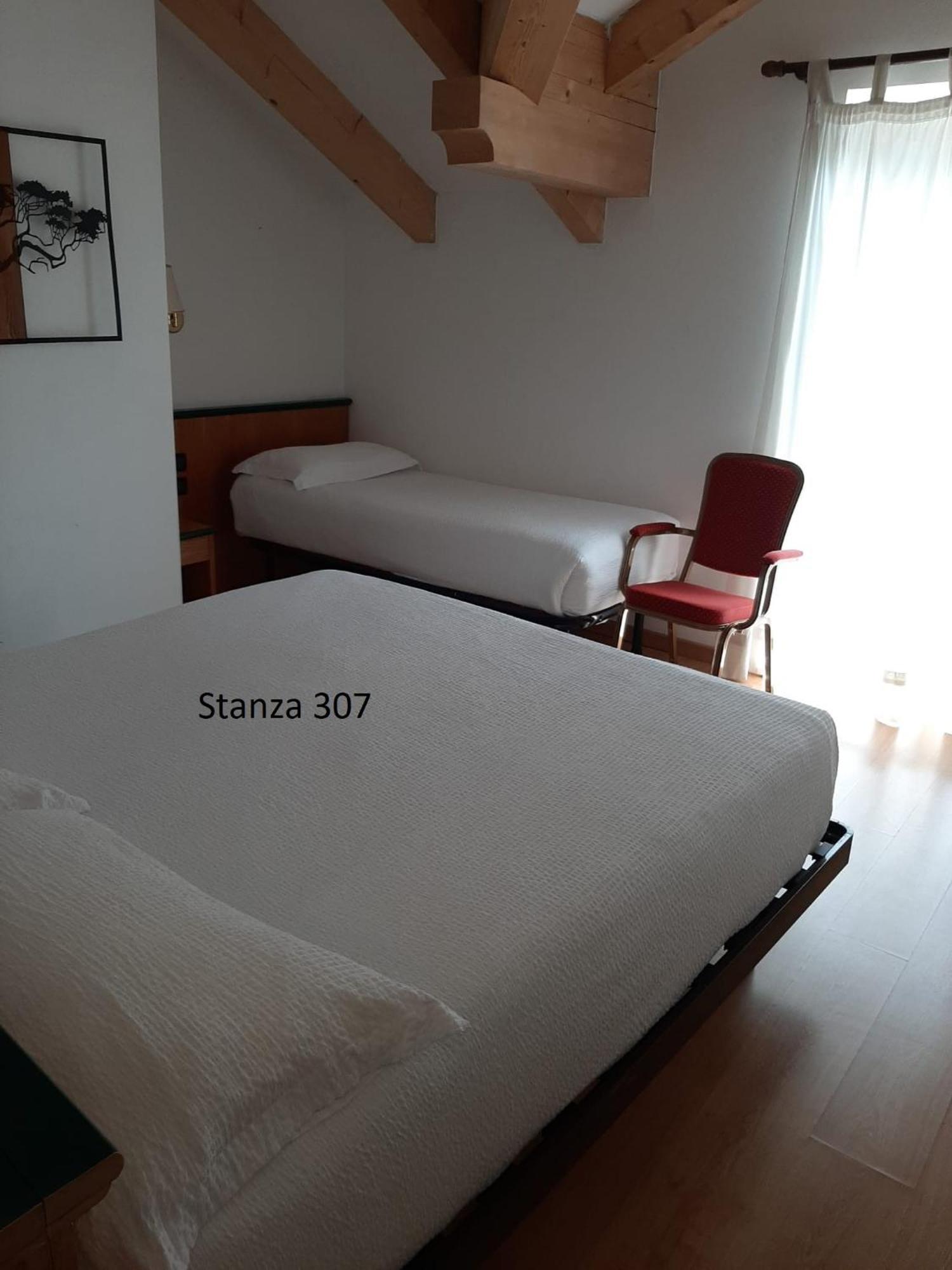 Hotel Pizboe 马津 外观 照片