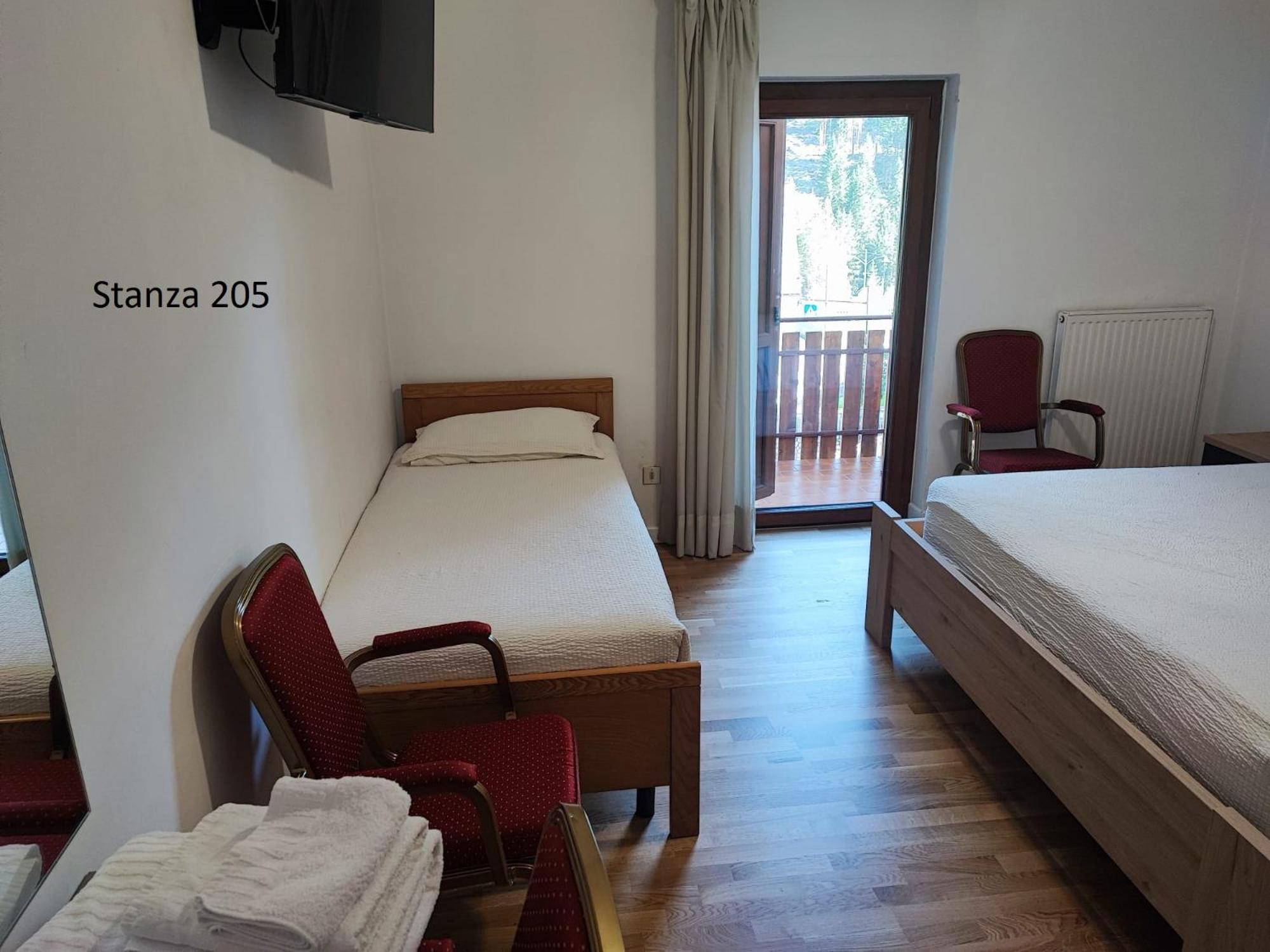 Hotel Pizboe 马津 外观 照片